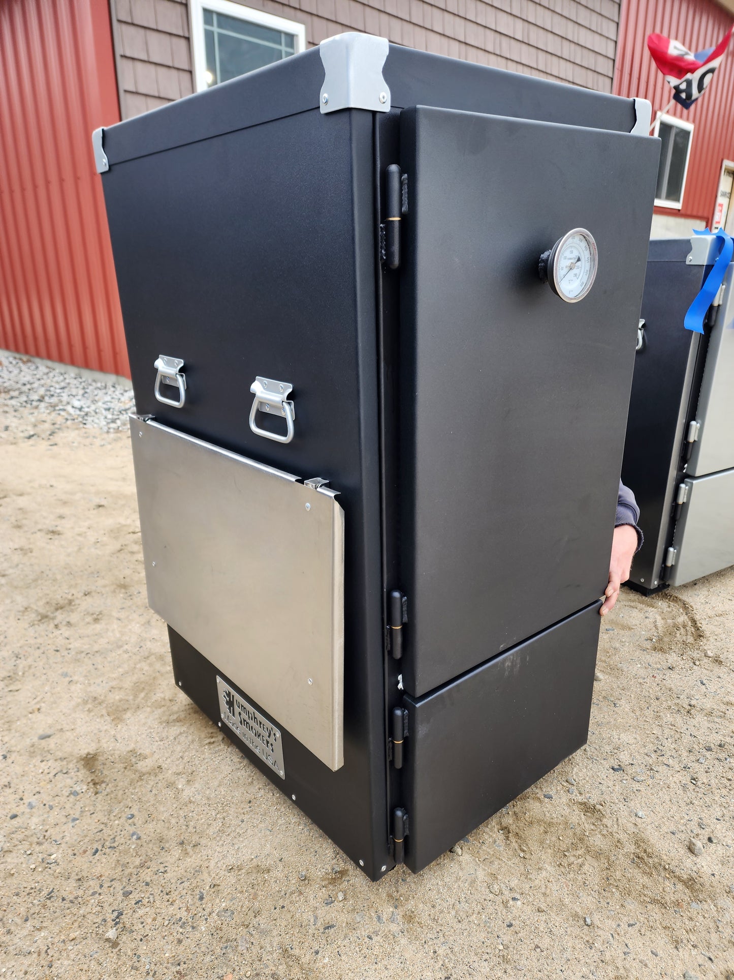 Textured Black Pint - with upgrades, casters not shown